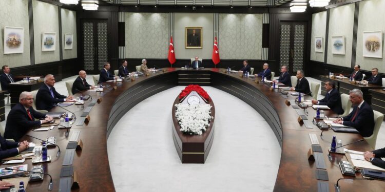 Kabine Toplantısı Şehitler Gündemiyle Toplandı: Millet Yasta