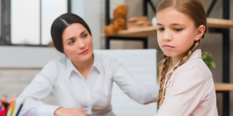 Psikologlar Açıkladı: Çocuğa Kural Koyma Sanatı Öfke Nöbetlerini Nasıl Yönetir?