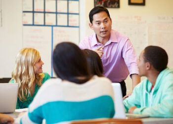 Öğretmen Yetiştirmede Reform: Sürekli Mesleki Gelişim Modeli Başlıyor