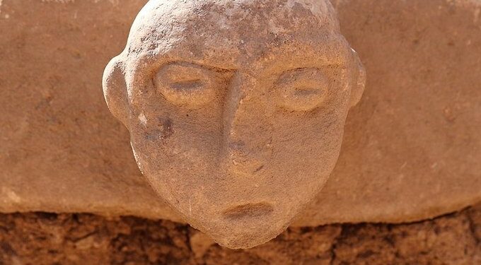 Sanat Tarihinde Devrim: Şanlıurfa İnsan Yüzü Heykeli’nin Sanatsal Önemi 🖼️