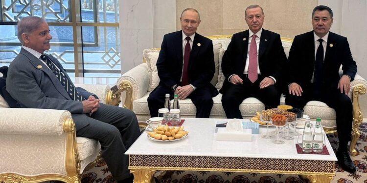 Avrasya Zirvesi’nde Dörtlü Görüşme: Stratejik Kararlar