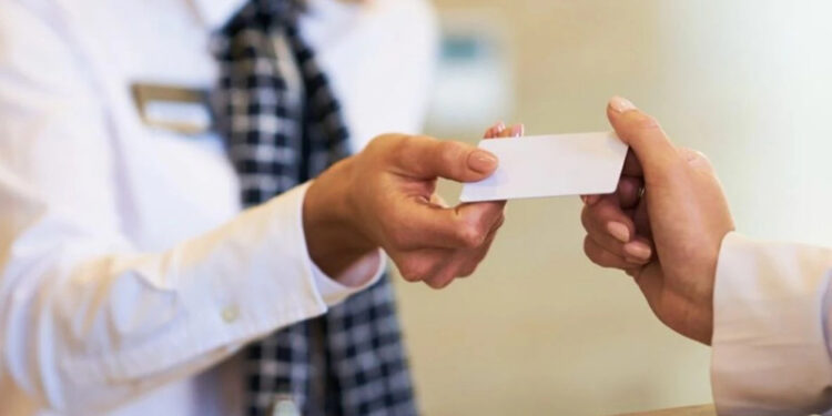 Otellerde artık kimlik fotokopisi alınmayacak: Dijital Check-in Dönemi