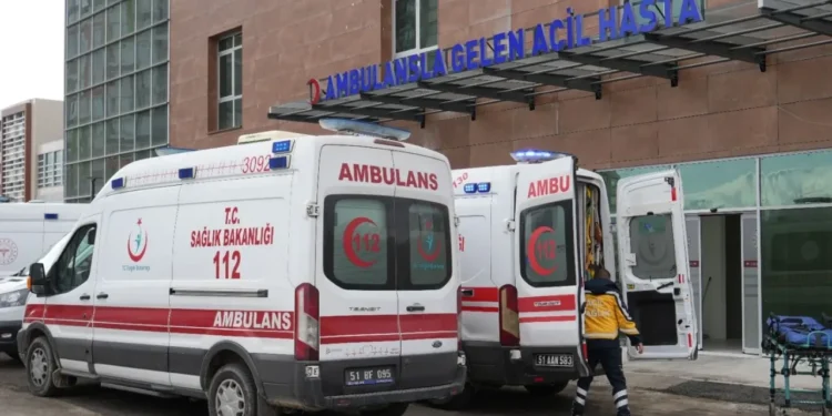 Yemekten Zehirlenme Şüphesiyle 736 Kişi Hastaneye Koştu